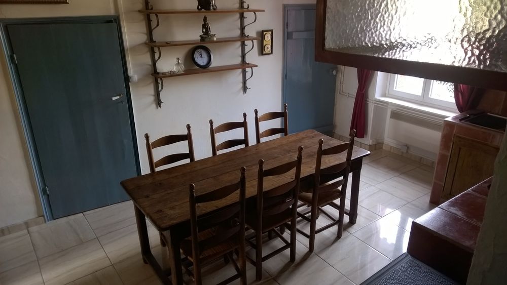 TABLE FERME ANCIENNE 6 CHAISES ETAGERES SUPPORT MURAL Meubles