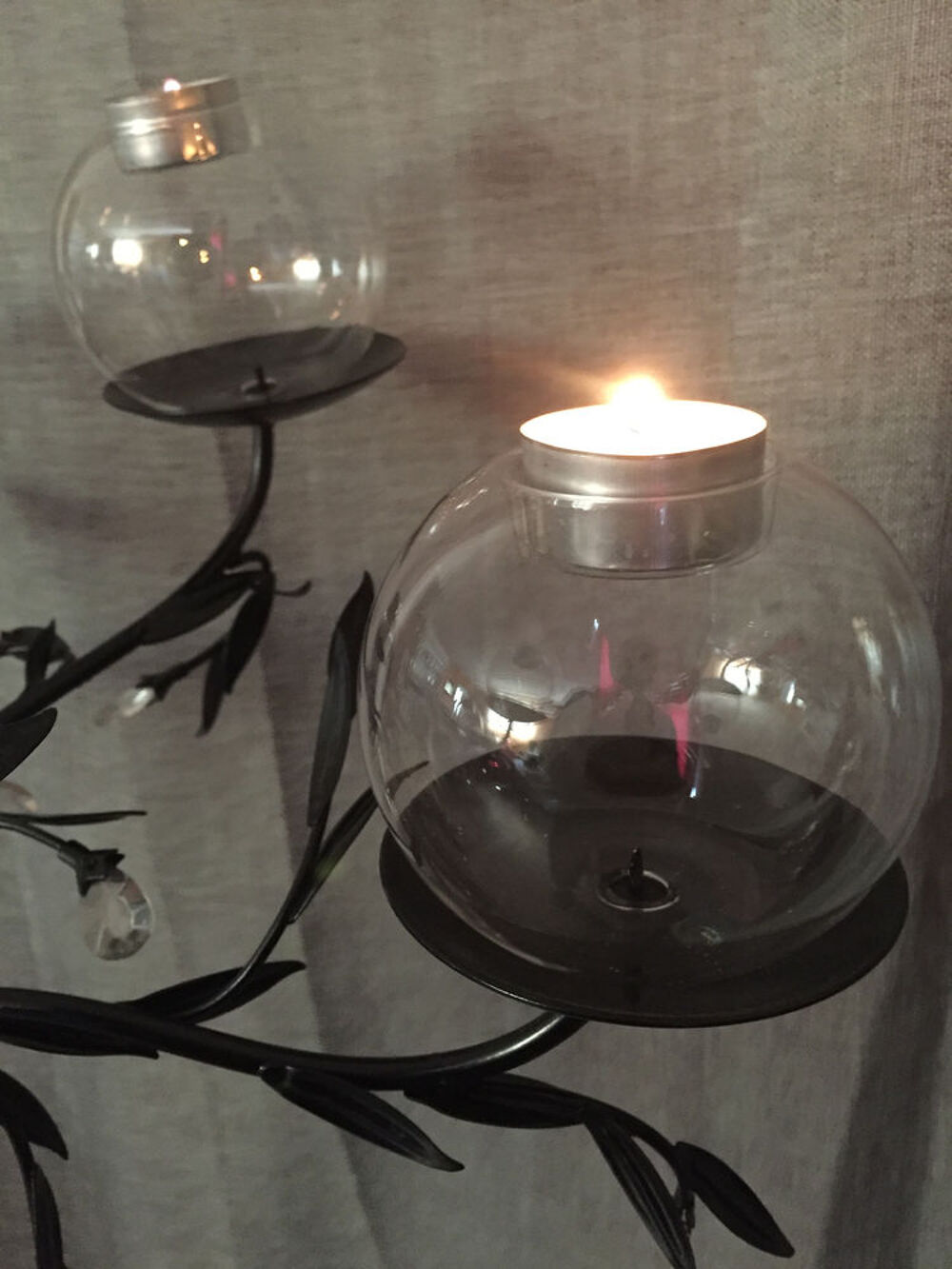 Cand&eacute;labre noir, 124 cm, 6 branches, 16 pampilles, 6 sph&egrave;res Décoration