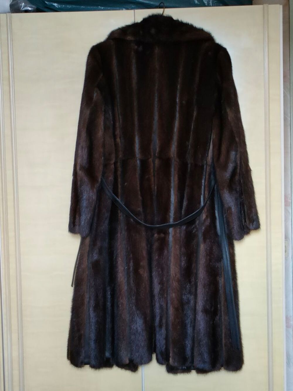un manteau de fourrures V�tements