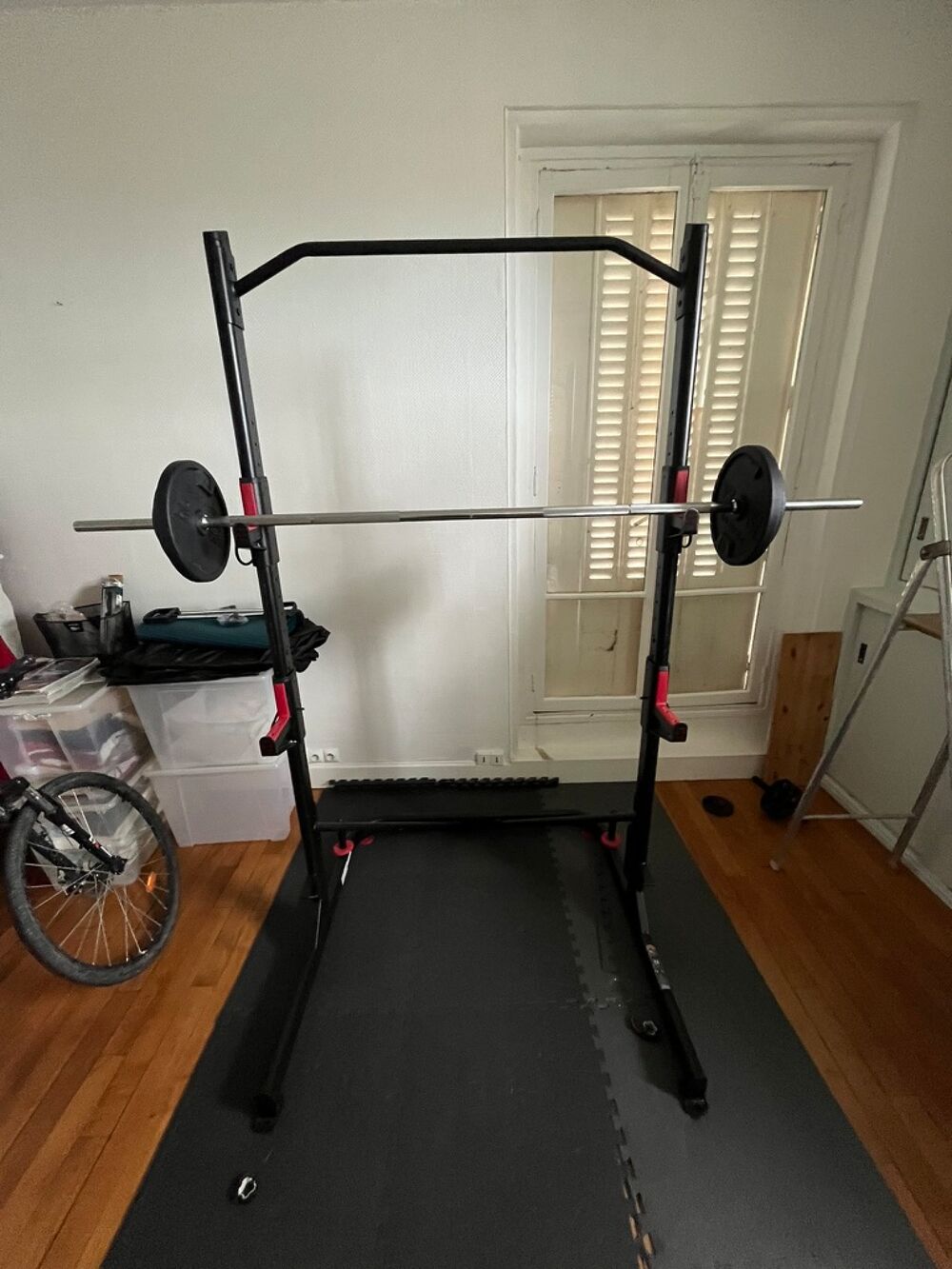 Home gym (rack &agrave; squat + barres et poids) Sports