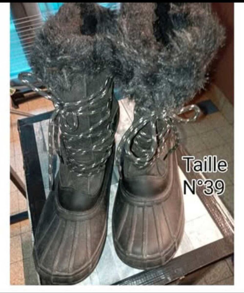 Diff&eacute;rentes Paires de Chaussures et diff&eacute;rentes tailles Chaussures