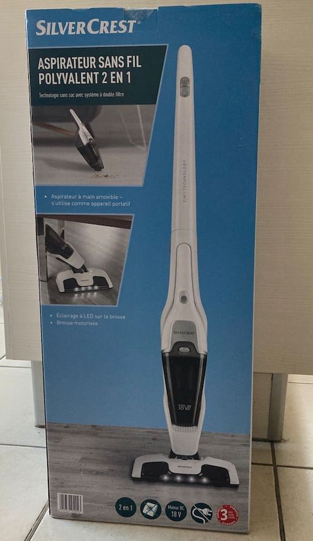 Aspirateur balai 2 en 1 neuf Electroménager