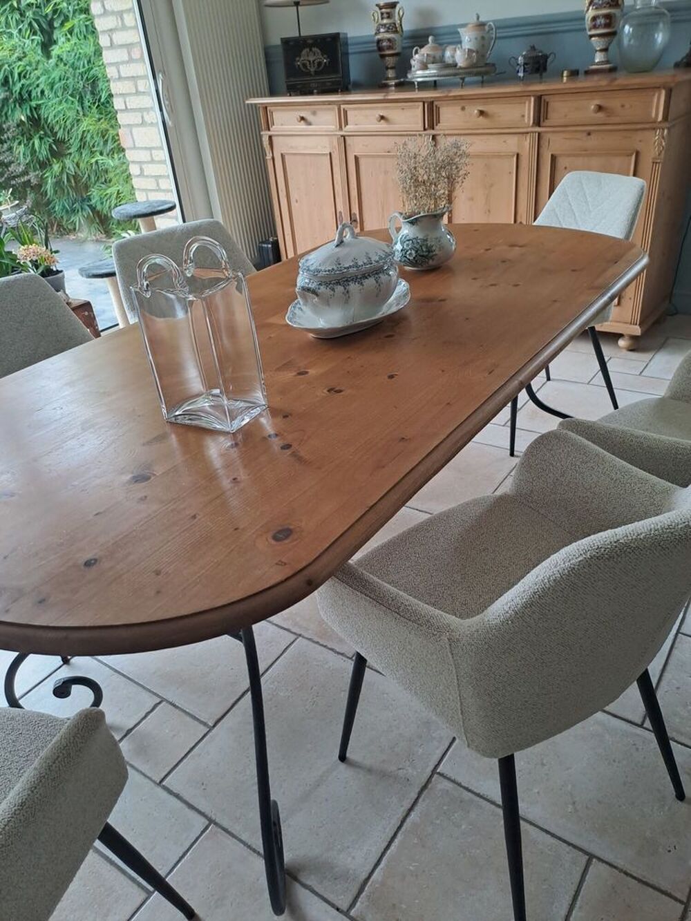 Table en pin massif et chaises Meubles