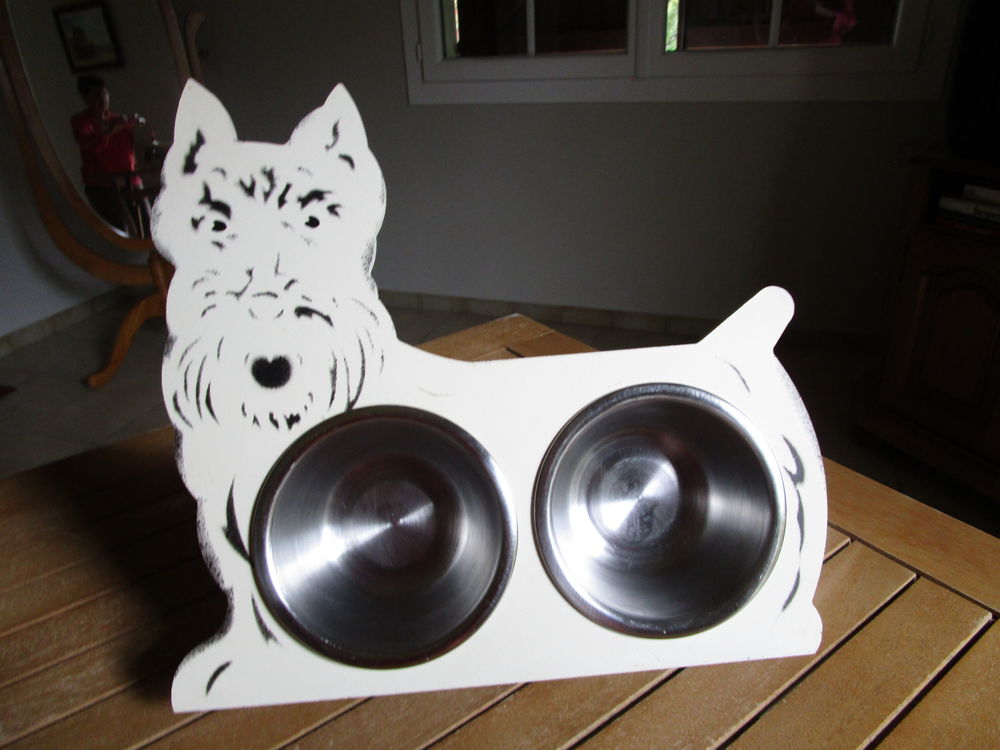   Porte gamelles surélevé pour petits chiens 