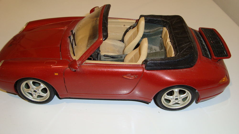 Porsche 911 Cabriolet au 1/18 &egrave; Collection Burago 
