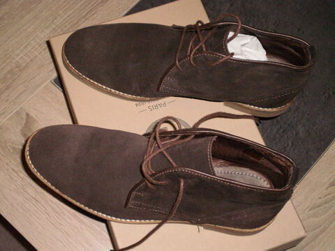 Chaussures en Daim marron taille 41 portées une  seul fois 45 Saint-Barthélemy-d'Anjou (49)