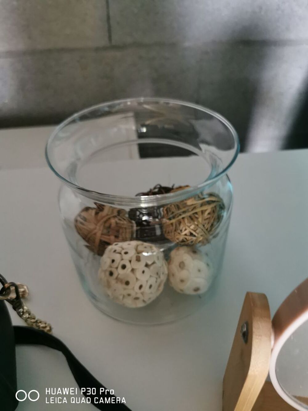 Tableaux pots en verre sacs chaussures chouchous Décoration