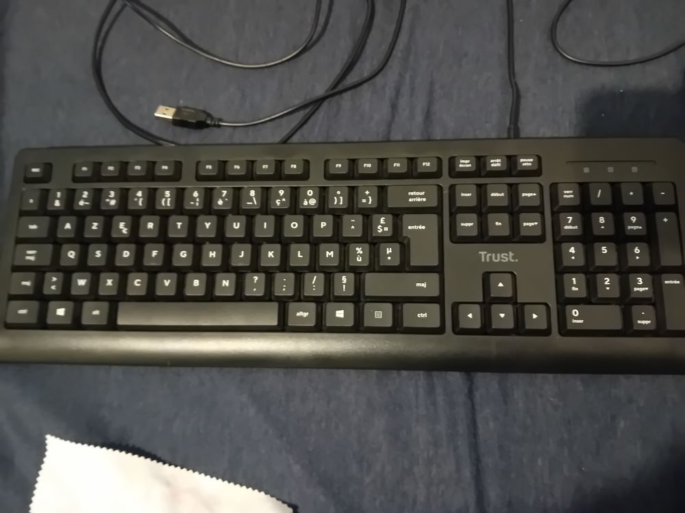Clavier souris trust. Matériel informatique