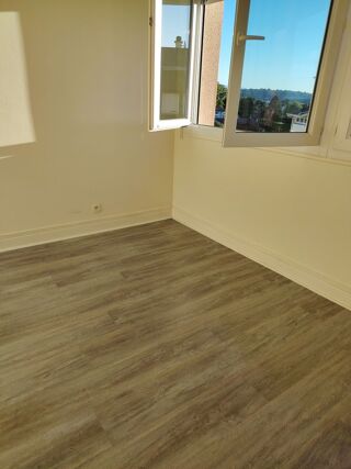  Appartement à louer 2 pièces 52 m² Pau