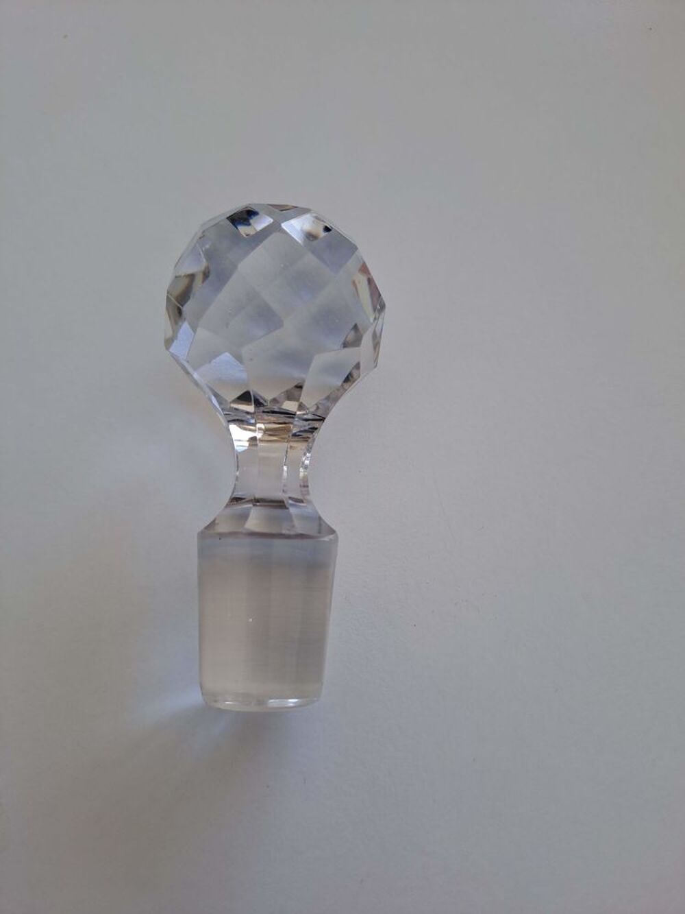 2 bouchons anciens cristal &agrave; facette Cuisine