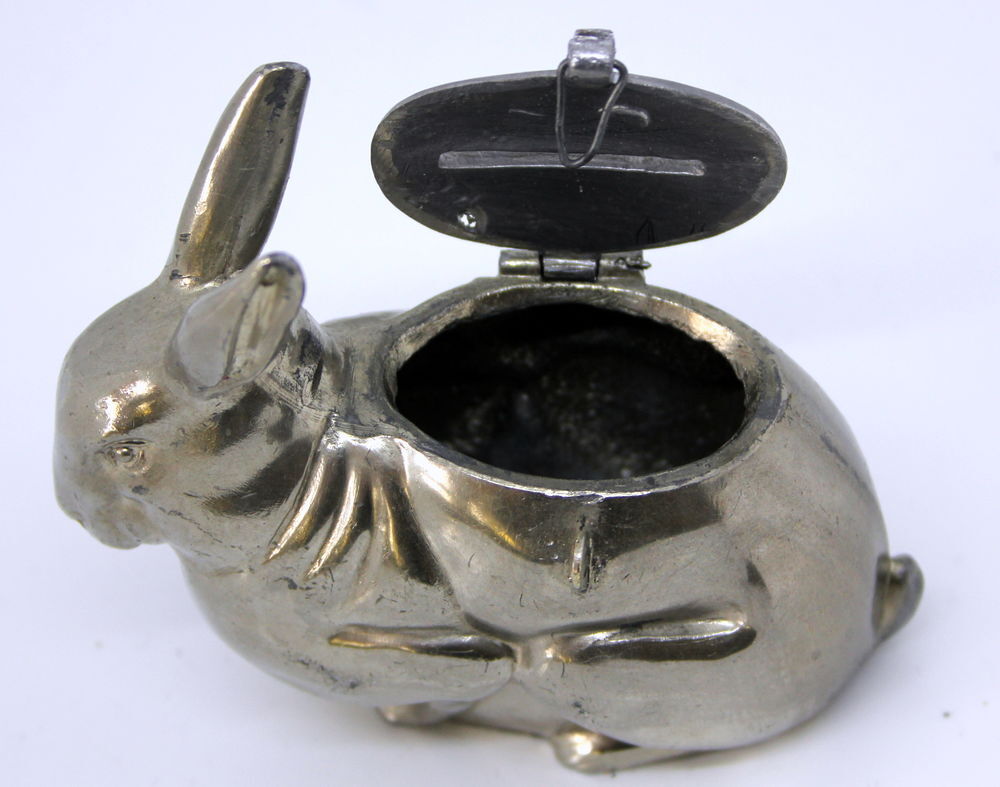 Tirelire ART DECO m&eacute;tal chrom&eacute; lapin
