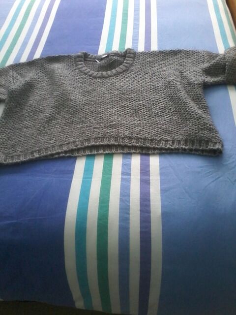 Pull  pancho pimkie neuf pour offrir 10 Tourcoing (59)