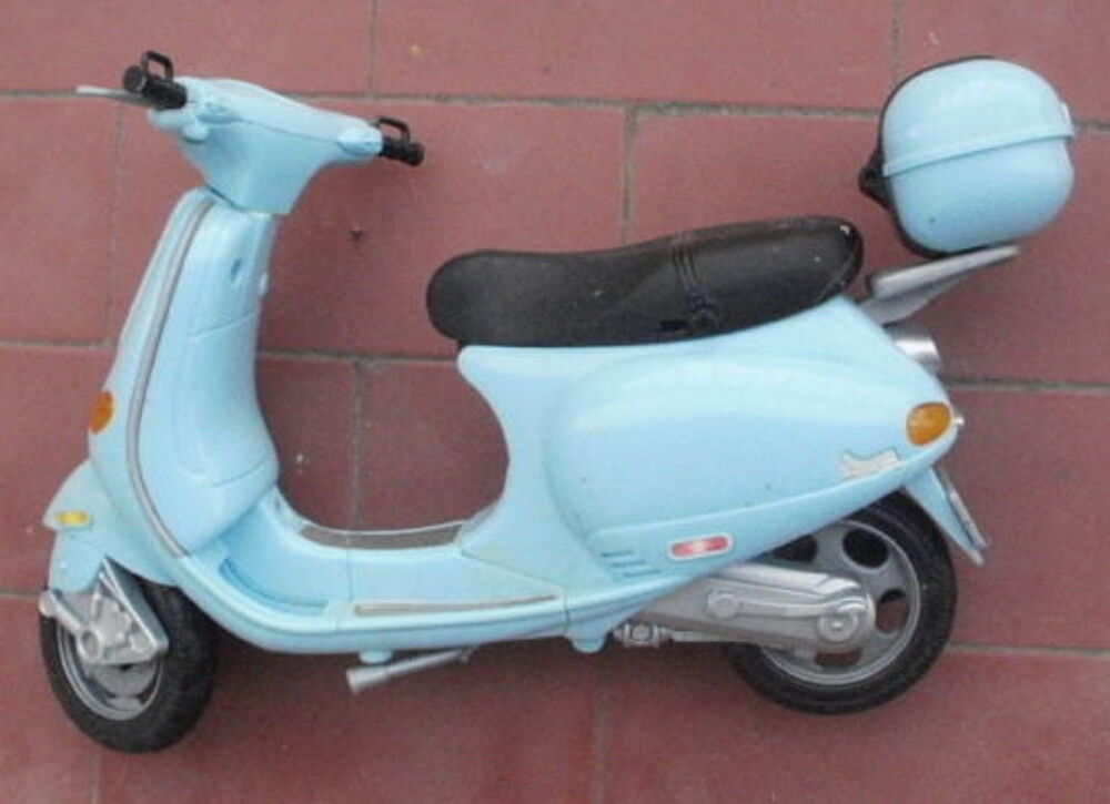 Ancienne moto, scotter, vespa de BARBIE Jeux / jouets