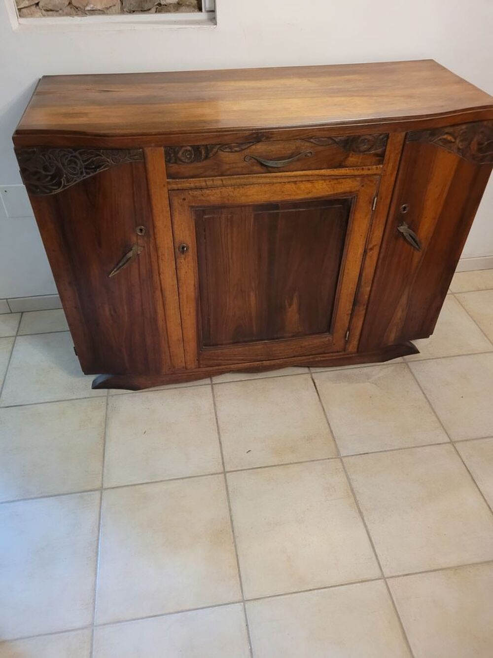 Buffet bas en noyer Meubles