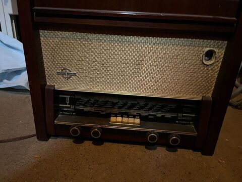 Radio Tourne disques DUCRETET THOMSON  Vintage  0 Brive-la-Gaillarde (19)