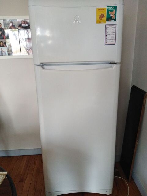 Frigo combin conglateur 450 litres .
180 Caluire-et-Cuire (69)