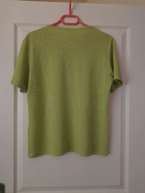 Teehirt  femme taille 44 coloris vert Anis en TTBE 3 Sorde-l'Abbaye (40)