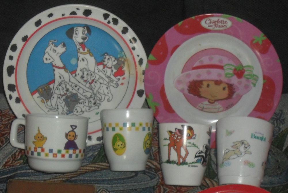 Lot de 9 articles pour petits enfants. Puriculture