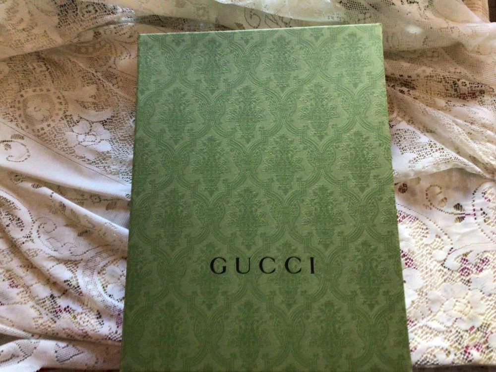 Bo&icirc;te aimant&eacute;e GUCCI pour maroquinerie Maroquinerie