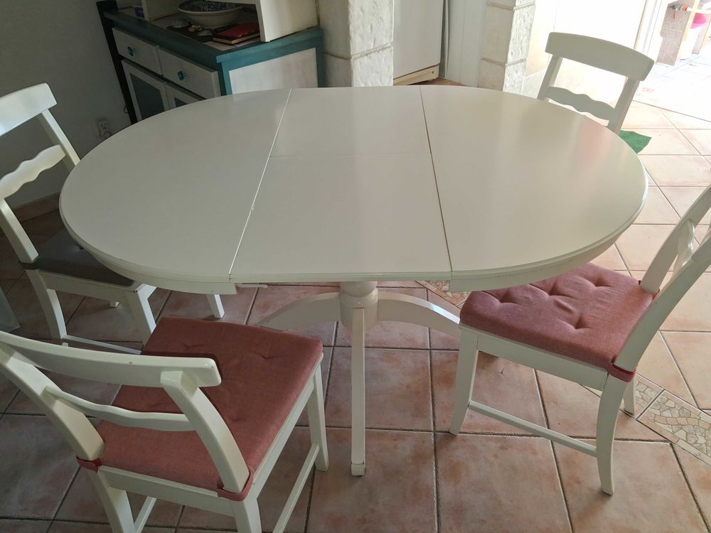 Table bois blanche avec chaise Meubles