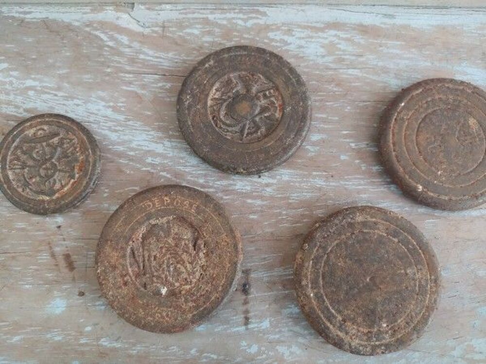 Anciens Jetons Palets Jeu de la Grenouille ou du Tonneau 