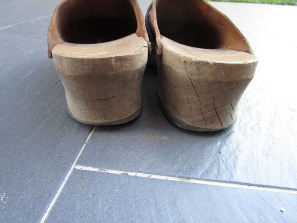 VIEILLE PAIRE DE SABOT BOIS 