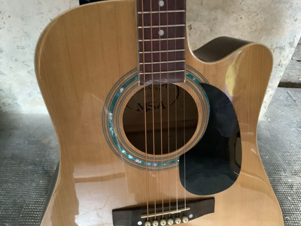 GUITARE ELECTROACOUSTIQUE Instruments de musique