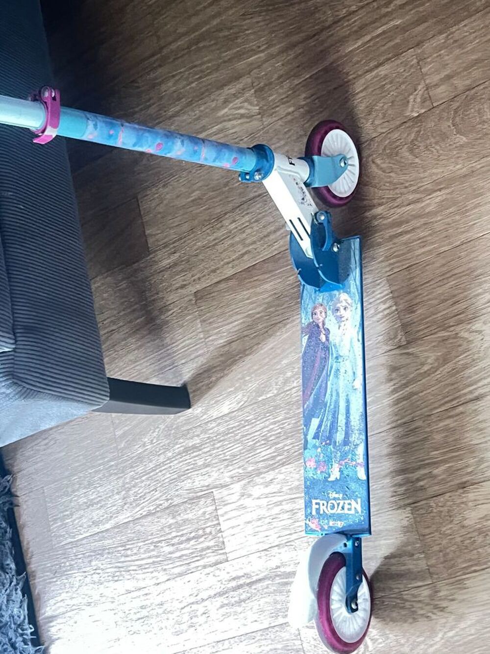 trotinette reine des neiges. Jeux / jouets