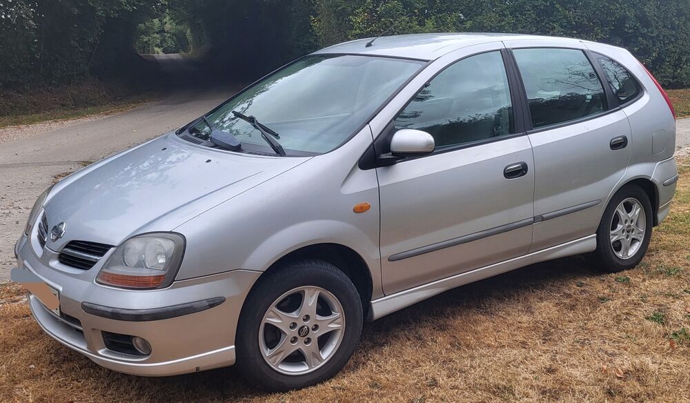 Almera Tino Tino 2.2 VDI Confort 2002 occasion 50700 Saint-Joseph