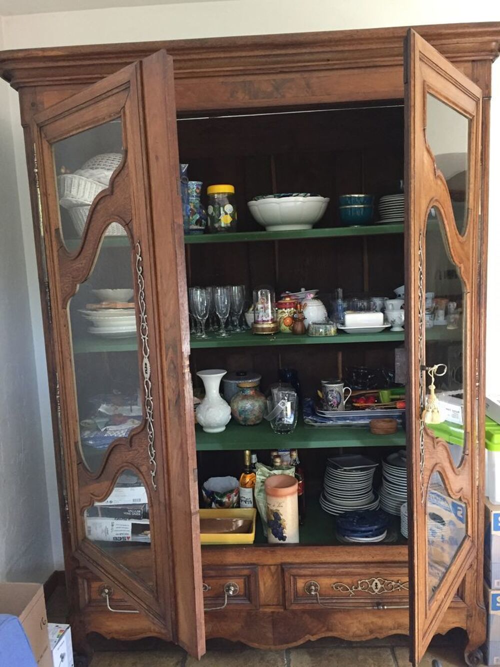 tr&egrave;s belle armoire ancienne vitrine en bois Meubles