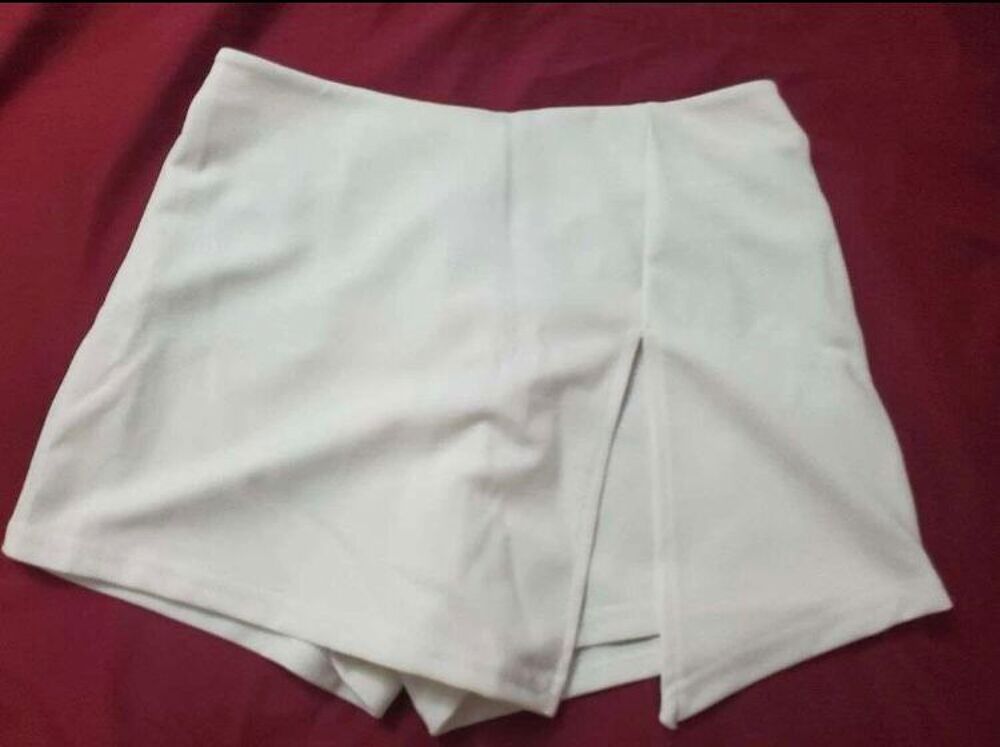 SHORT JUPE BLANC TAILLE XS Vêtements