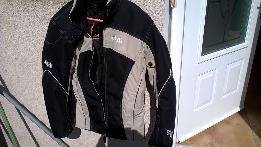 Vends blouson moto femme Vêtements