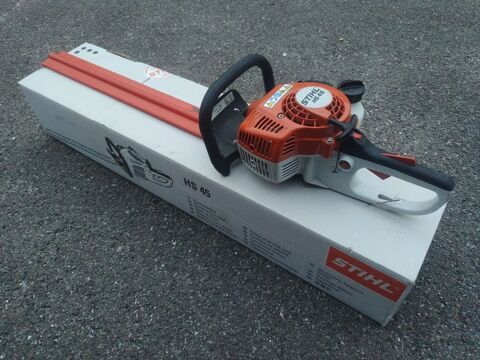 Taille-haie thermique STIHL HS 45 tr&egrave;s bon &eacute;tat + bo&icirc;te 260 52000 Chaumont