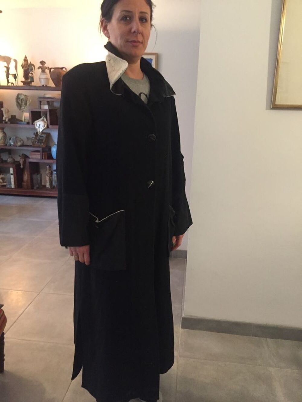 Manteau occasion noir marque "&nbsp;et dieu cr&eacute;a la femme&nbsp;"
Vêtements