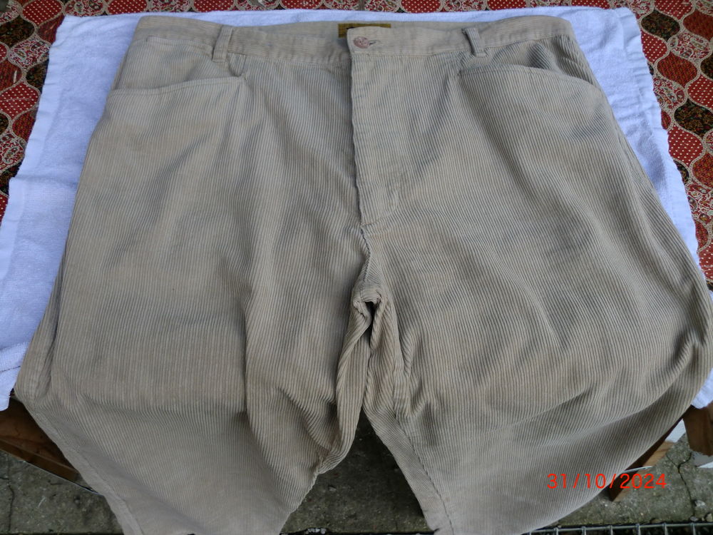 pantalons taille 48 neuf Vêtements
