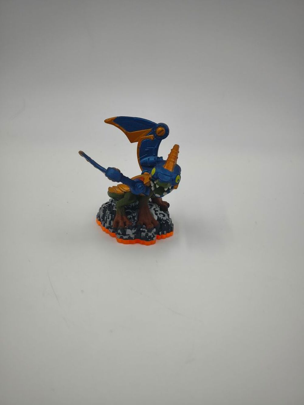 Figurine Skylanders Giants Light Core Drobot Model 84549888 Consoles et jeux vidéos