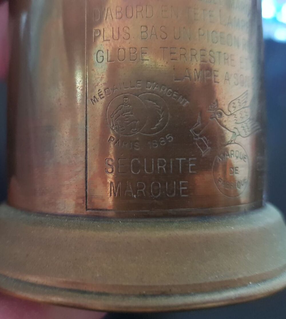 V&eacute;ritable Lampe Pigeon 