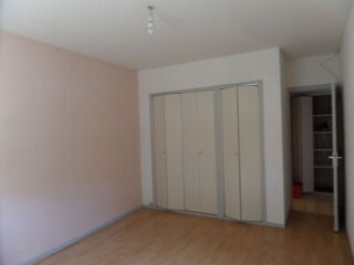  Appartement à louer 5 pièces 94 m²