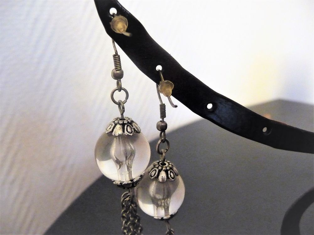 Boucles D'oreilles Pendant M&eacute;tal Argent&eacute; Boules Transparent Bijoux et montres