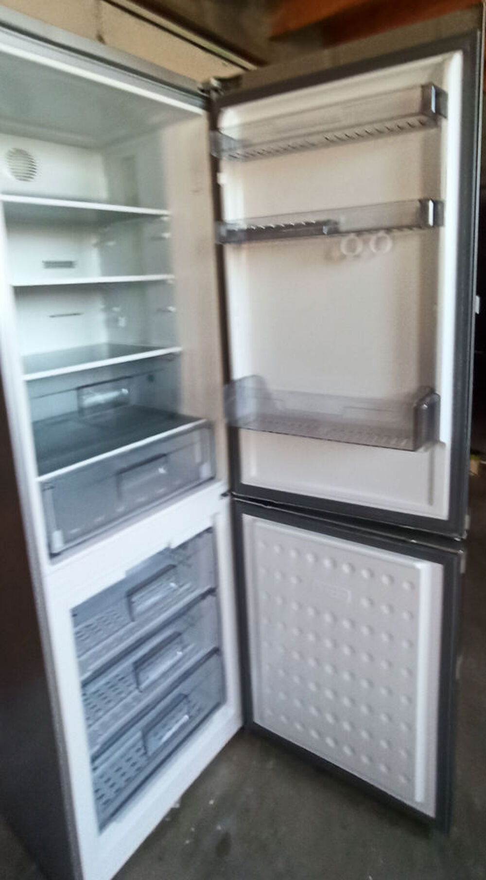R&eacute;frig&eacute;rateur cong&eacute;lateur NoFrost Essentiel B. Electroménager