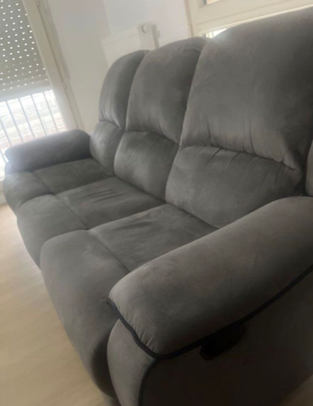 Fauteuil, trois places relaxe &agrave; saisir Meubles