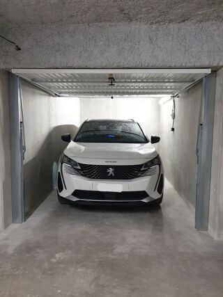  Parking / Garage à louer 14 m²