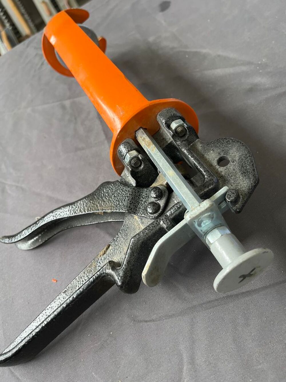 Pistolet pour scellement chimique central Bricolage