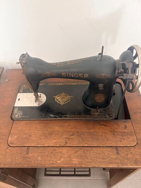 Machine à coudre Singer ancienne meuble en bois vintage 200 Sète (34)