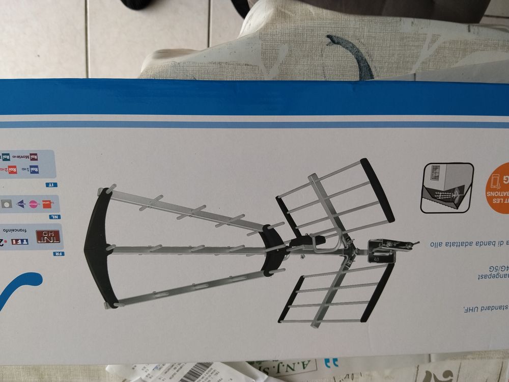 ANTENNE TV NEUVE Photos/Video/TV