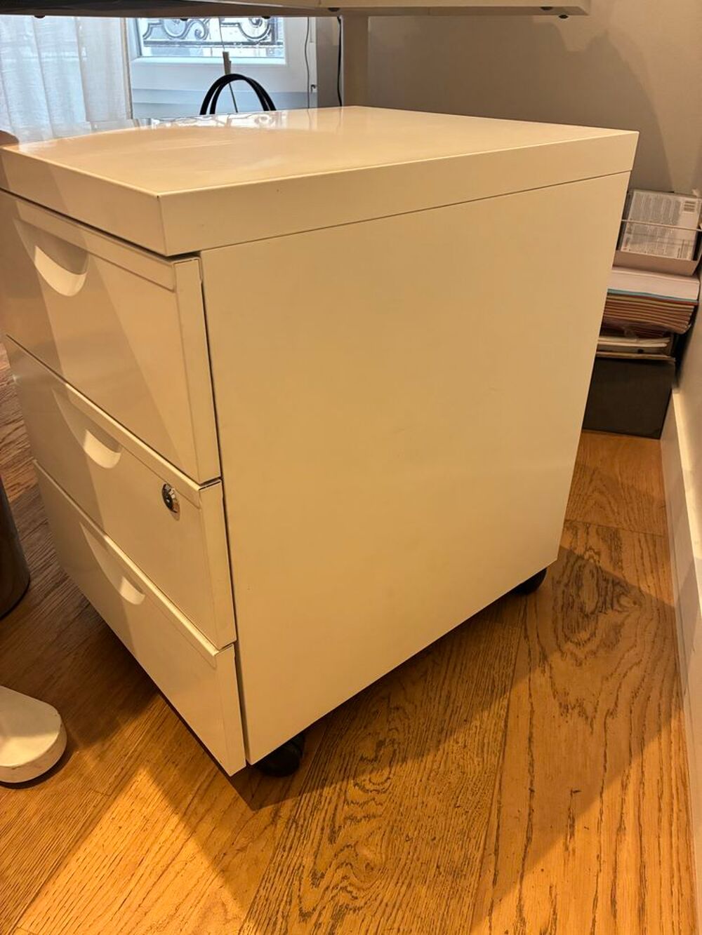 Caisson de bureau IKEA en m&eacute;tal blanc Meubles