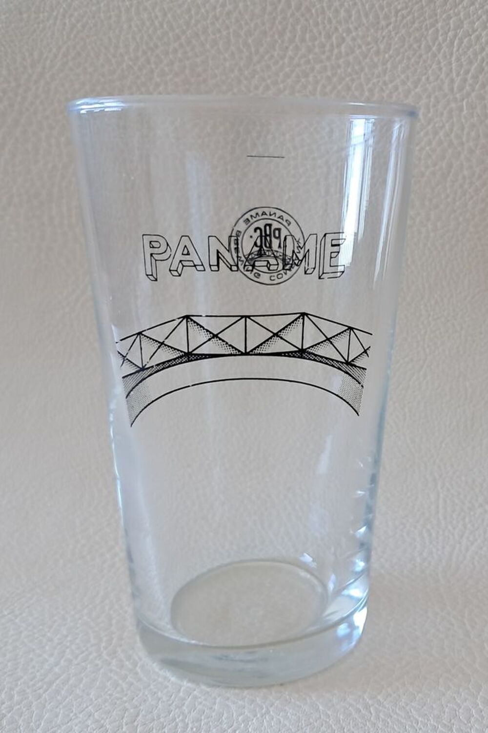 Verre transparent de la brasserie paname brewing company 