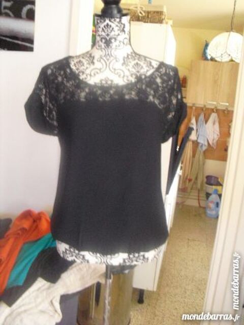 TOP NOIR dentelles a motifs manches courtes T M 7 Lyon 5 (69)