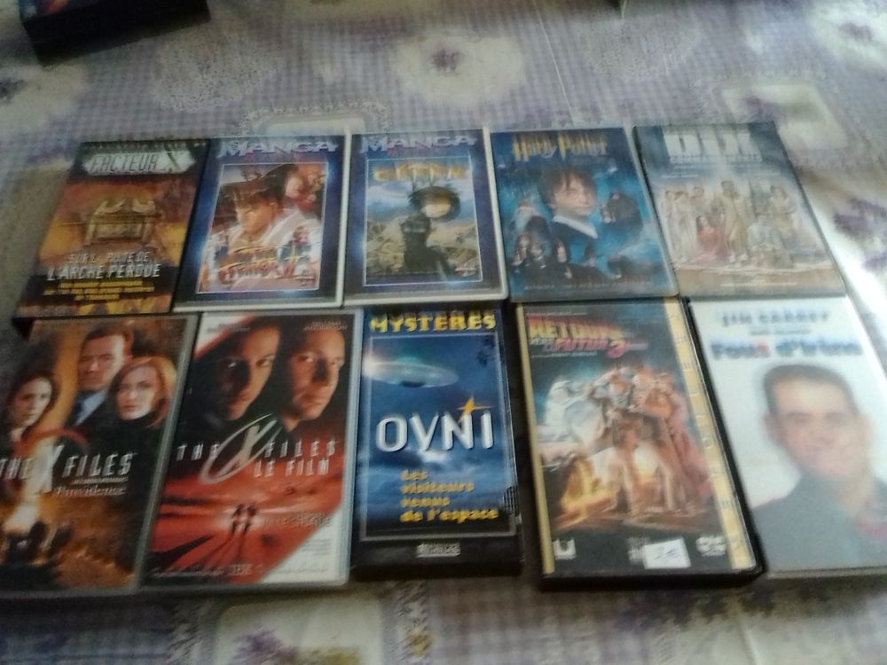 LOTS de 30 K7 VHS DVD et blu-ray