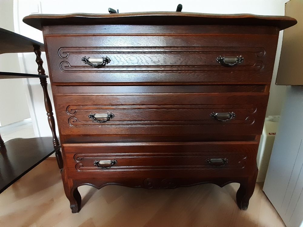 COMMODE EN CHENE MASSIF AVEC 3 TIROIRS Meubles